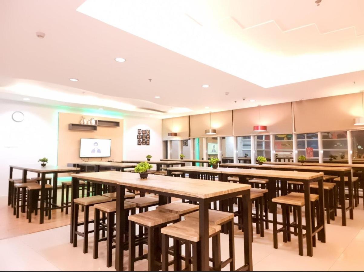 Greenwindows Hotel Davao Exterior photo